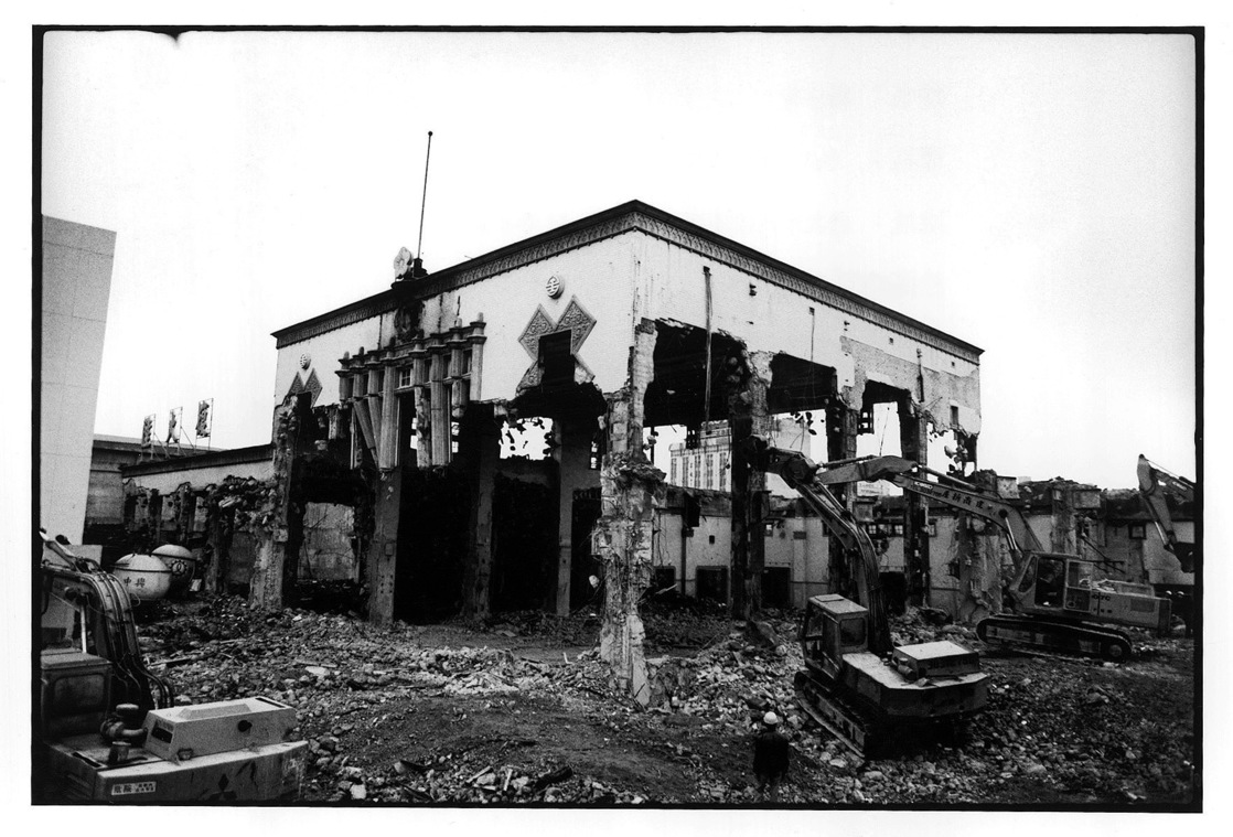 02 老台北火車站在75年3月15日下午3時30分拆除了