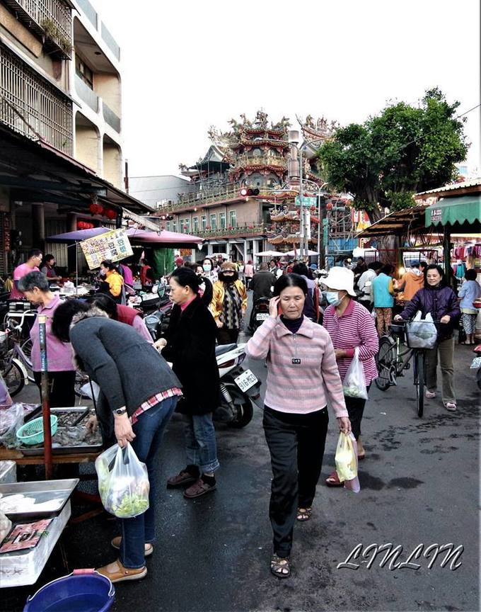 大林蒲的小巷早市