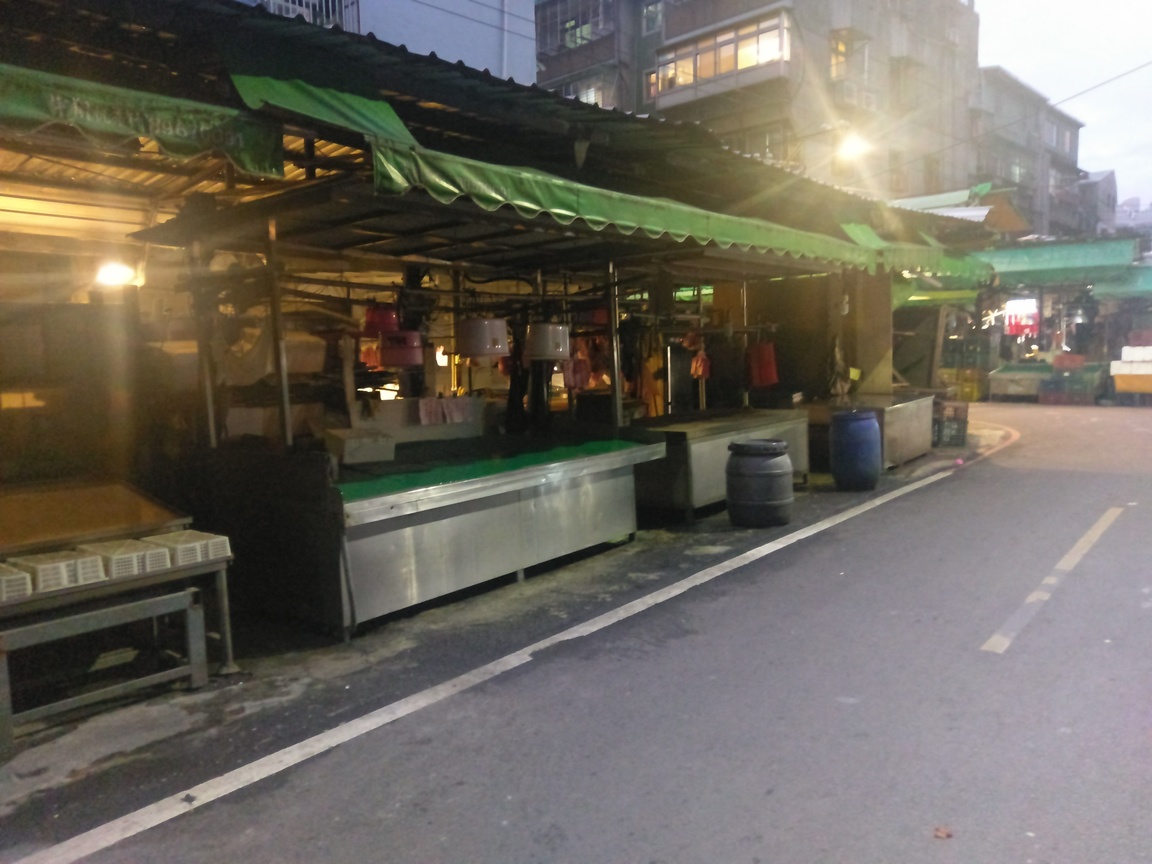 必經過巷弄裡的攤販-熟悉香氣