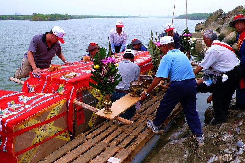 蘇厝長興宮王箱