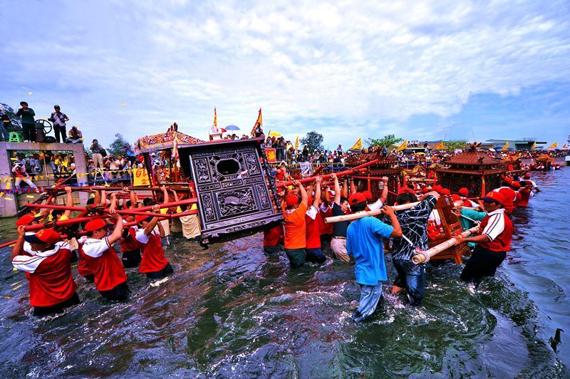 新塭嘉應廟衝水路迎客王