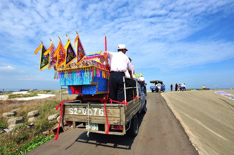 金湖港新興宮送王