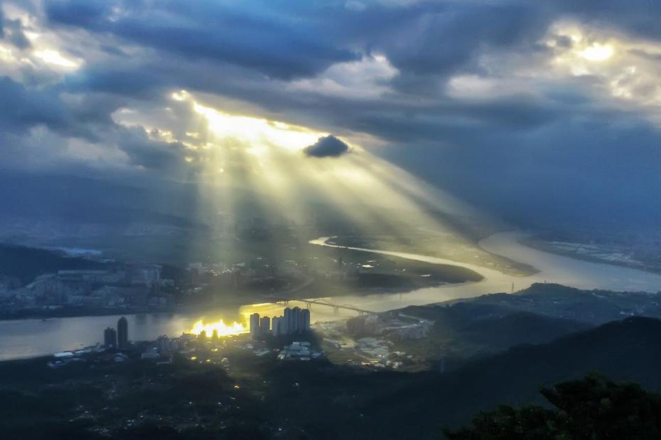 網路人氣獎─硬漢之光