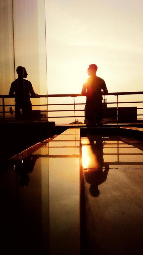 網路人氣獎─一轉身， 我遇見未來的自己。