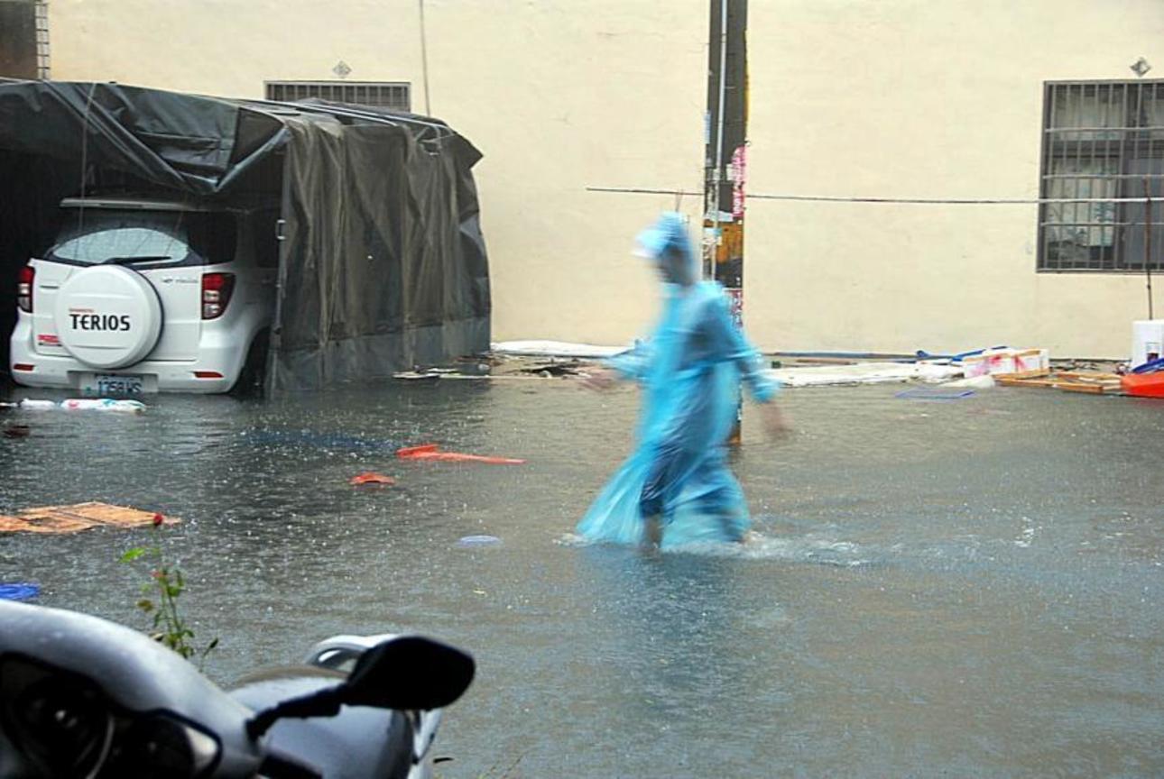 八八水災-屏東東港家<BR>游輝任/攝