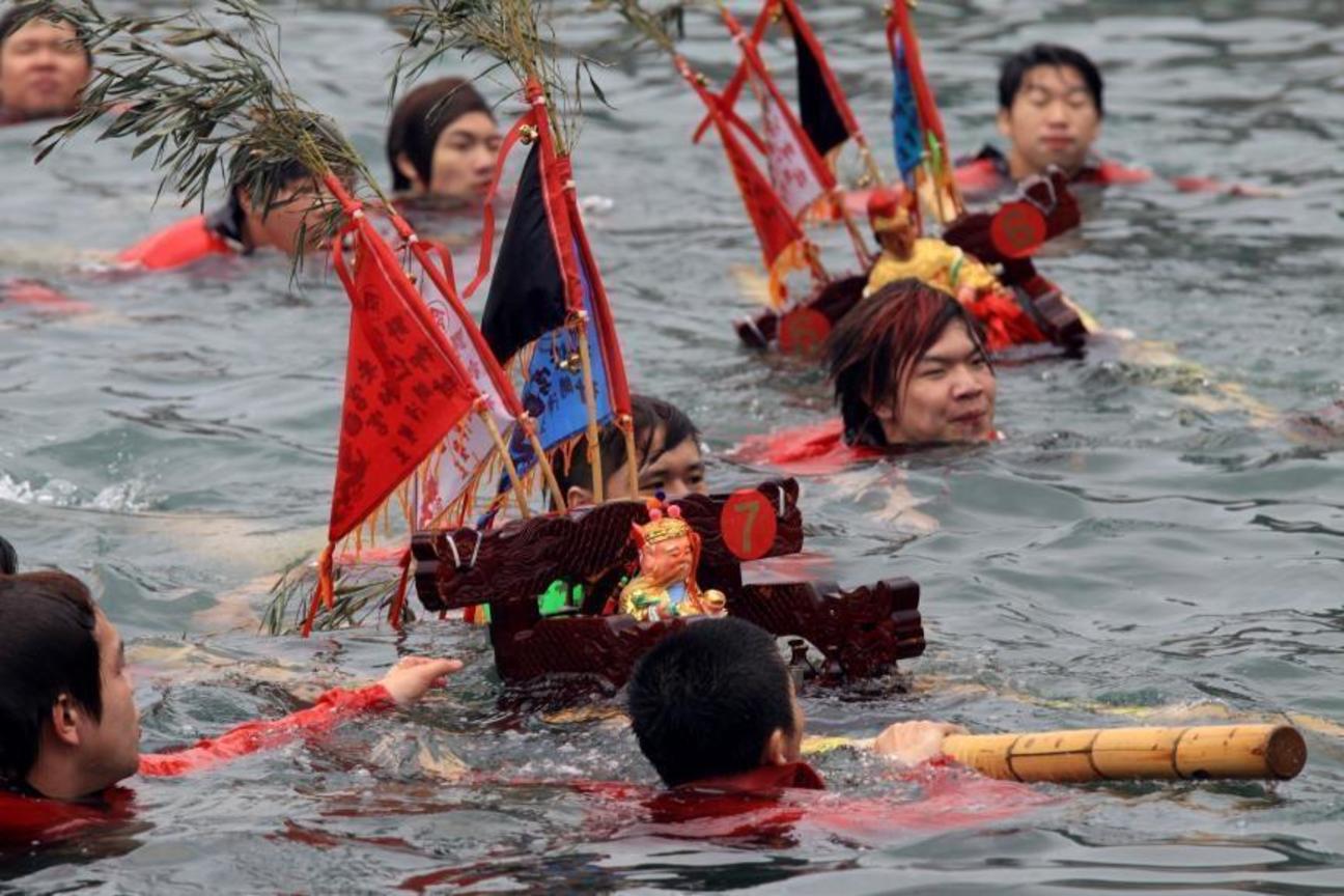 神轎下港<BR>lorinda  /攝