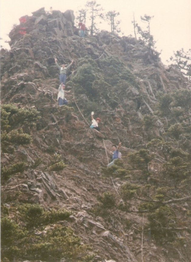 品田山斷崖回程    