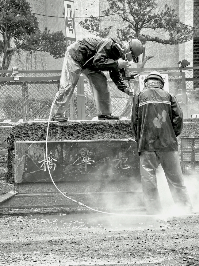 入選    徐啟衡-光華橋拆除