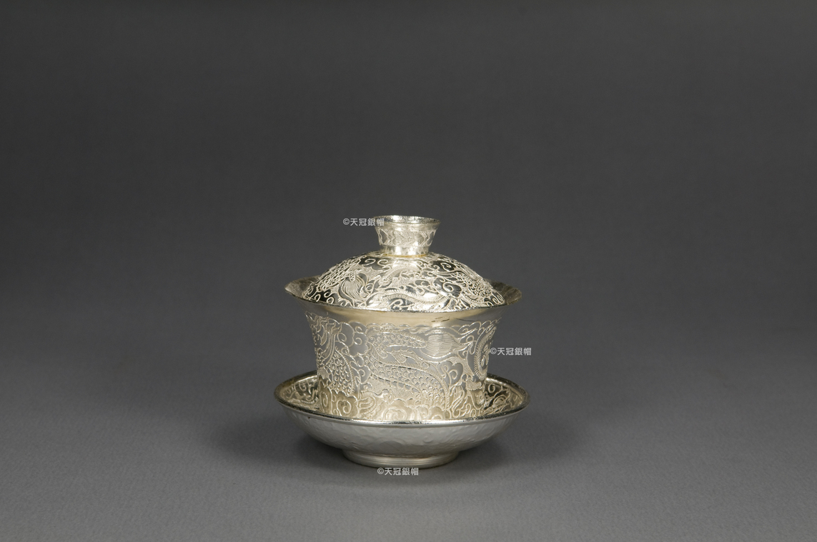 銀鏨花紋龍鳳盤