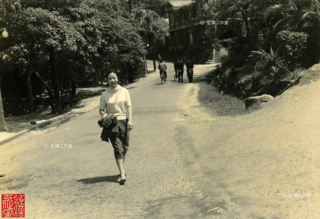 光明路新秀閣前