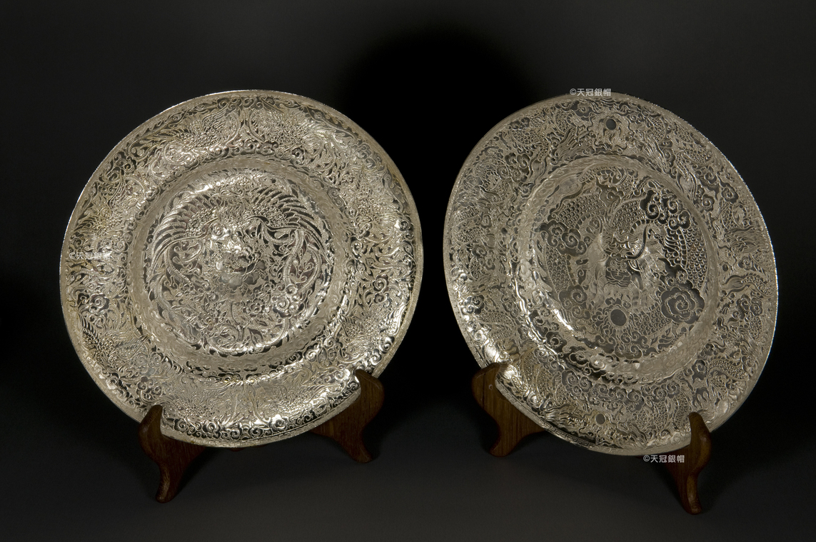 銀鏨花紋龍鳳盤