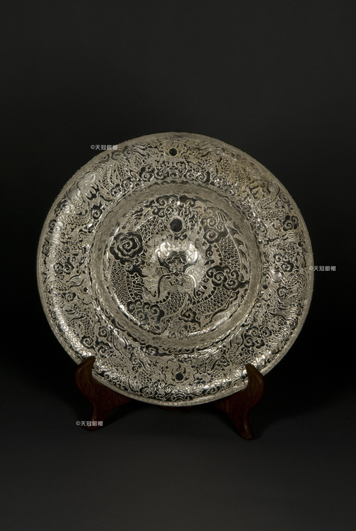 銀鏨花紋龍鳳盤