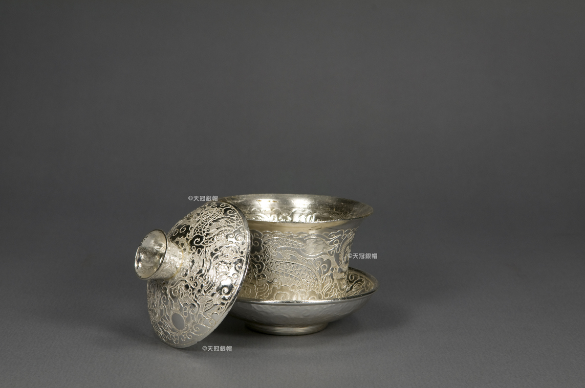 銀鏨花紋蓋碗盤