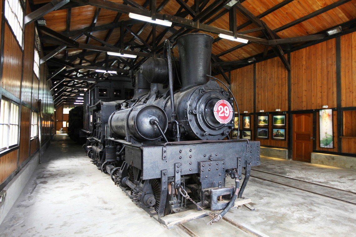 嘉義縣 奮起湖車庫02