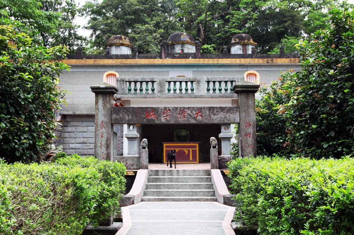 基隆市 靈泉三塔01