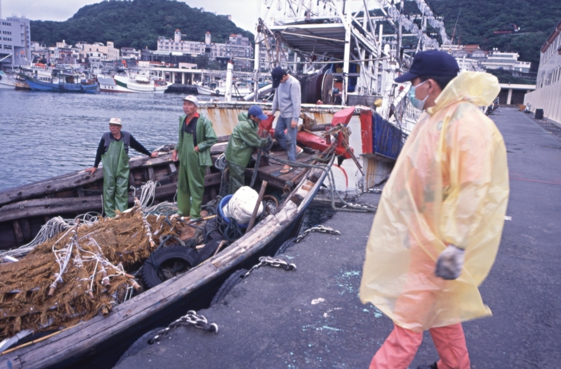 海巡署扣押中國越界漁船