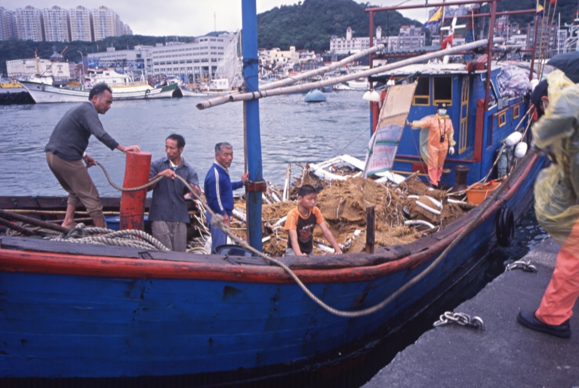 海巡署扣押中國越界漁船