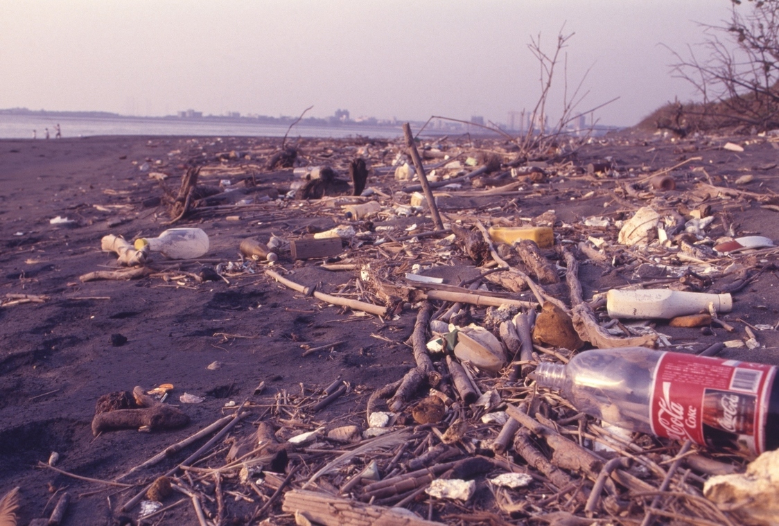 新北八里海岸垃圾堆積 柯金源