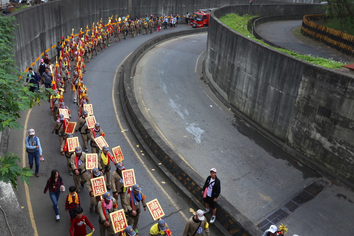 臺中市 大甲媽祖遶境進香2 到大度橋 民生地下道20