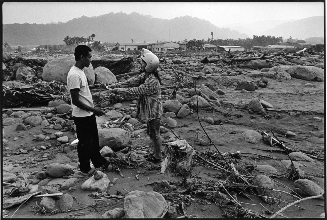 竹山鎮木屐寮居民陳奕庭的兒子陳笠全就死在其背上，而無能為力