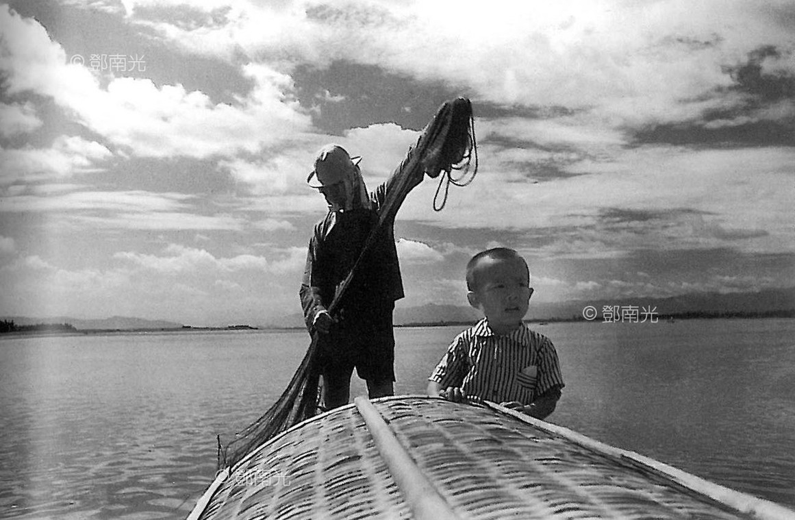 淡水河畔1950年代鄧南光