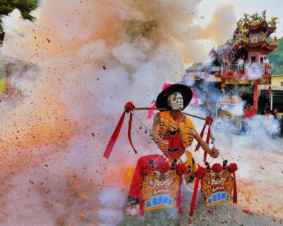 〈「打開畫匣子－美術在高雄」繽紛世界－孫江川攝影展〉