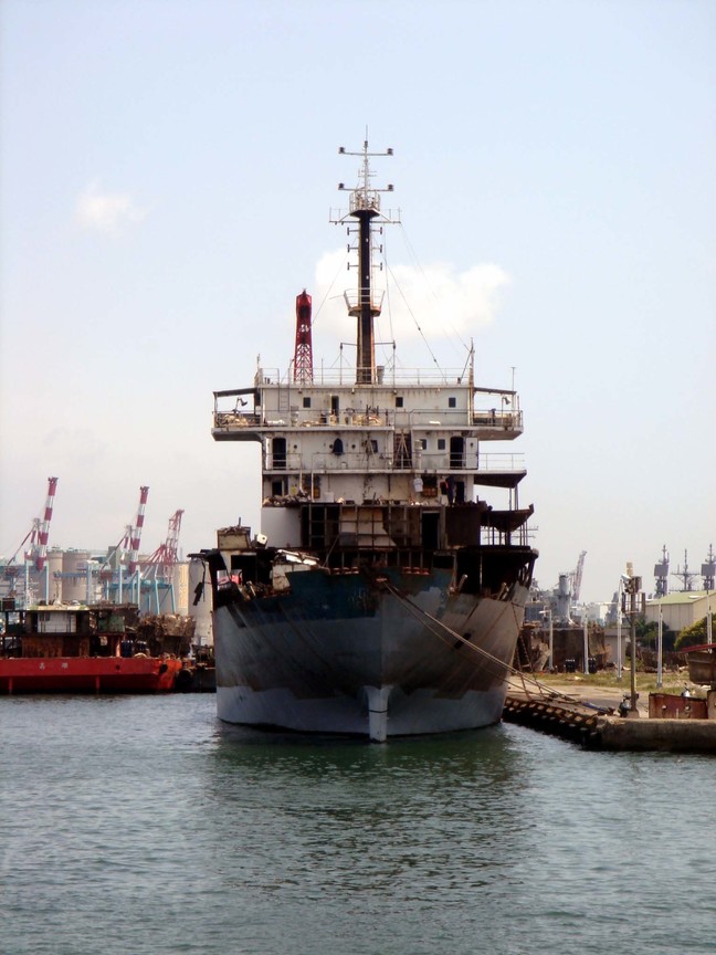 船入港