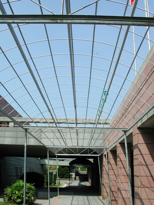 閑陽下的高美館