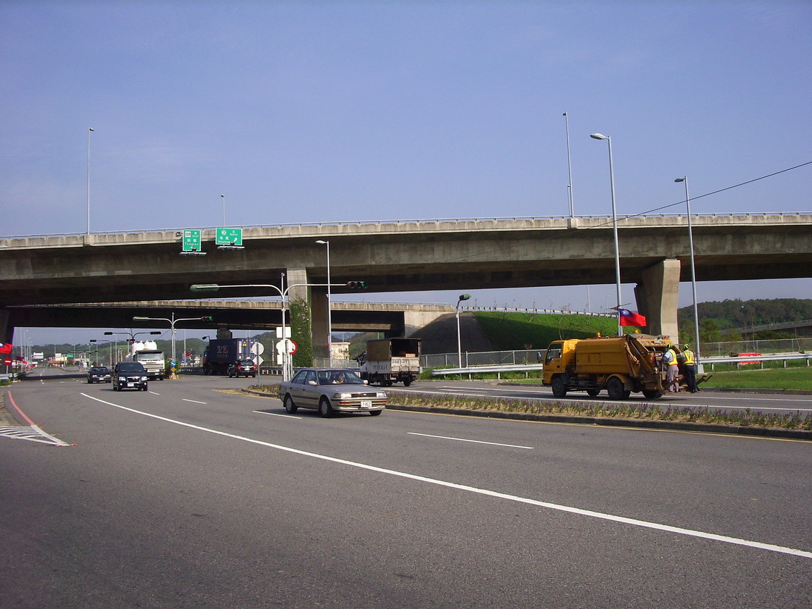 往通霄馬家庄的大馬路上