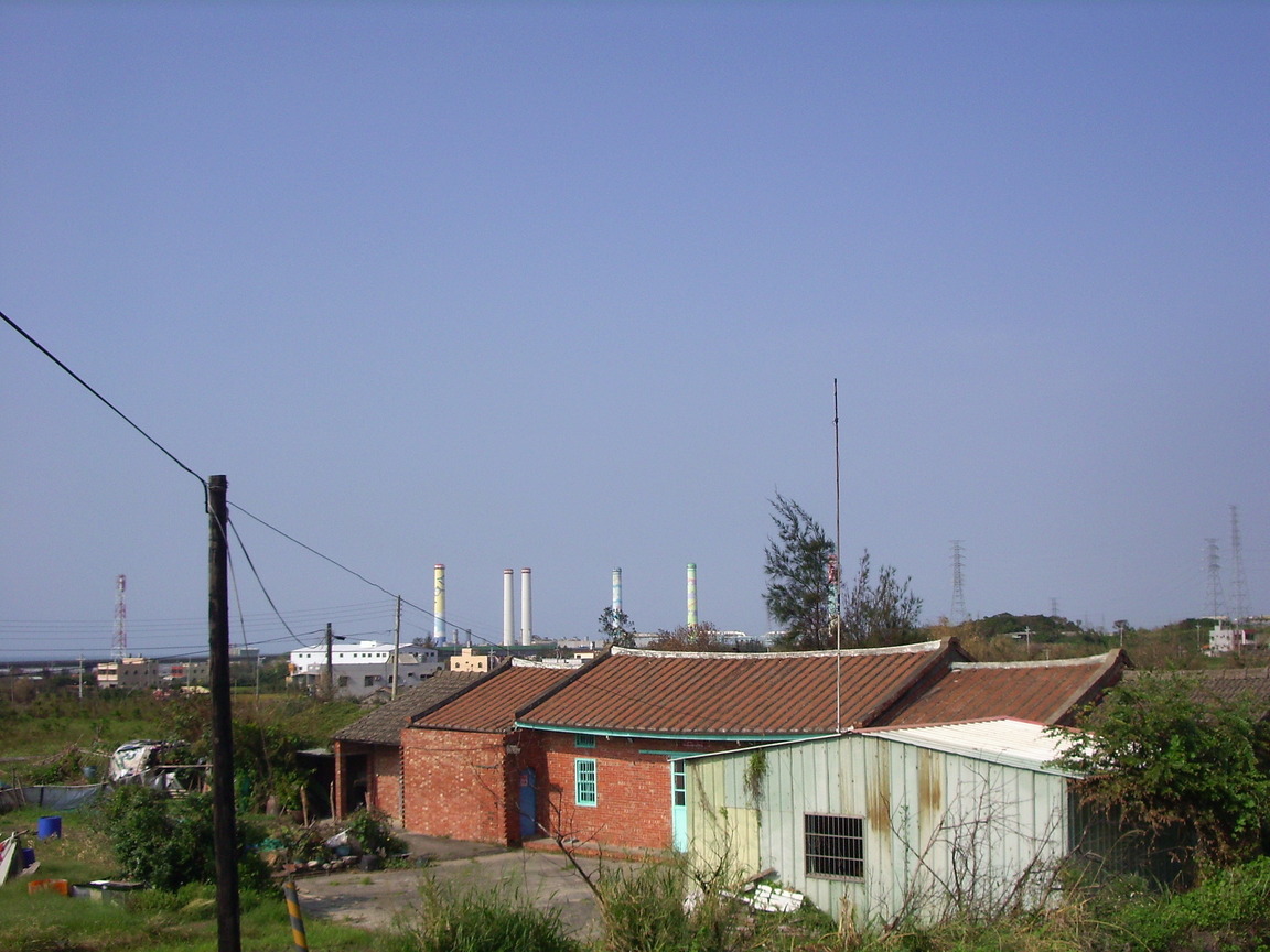 通霄苑裡交界處看通霄火力發電廠