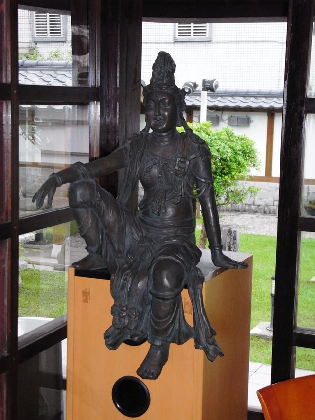 恣意而坐