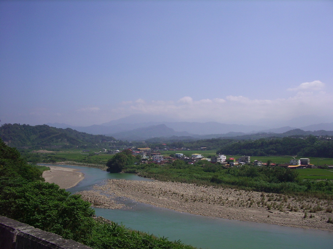 苗124線看中港溪上游