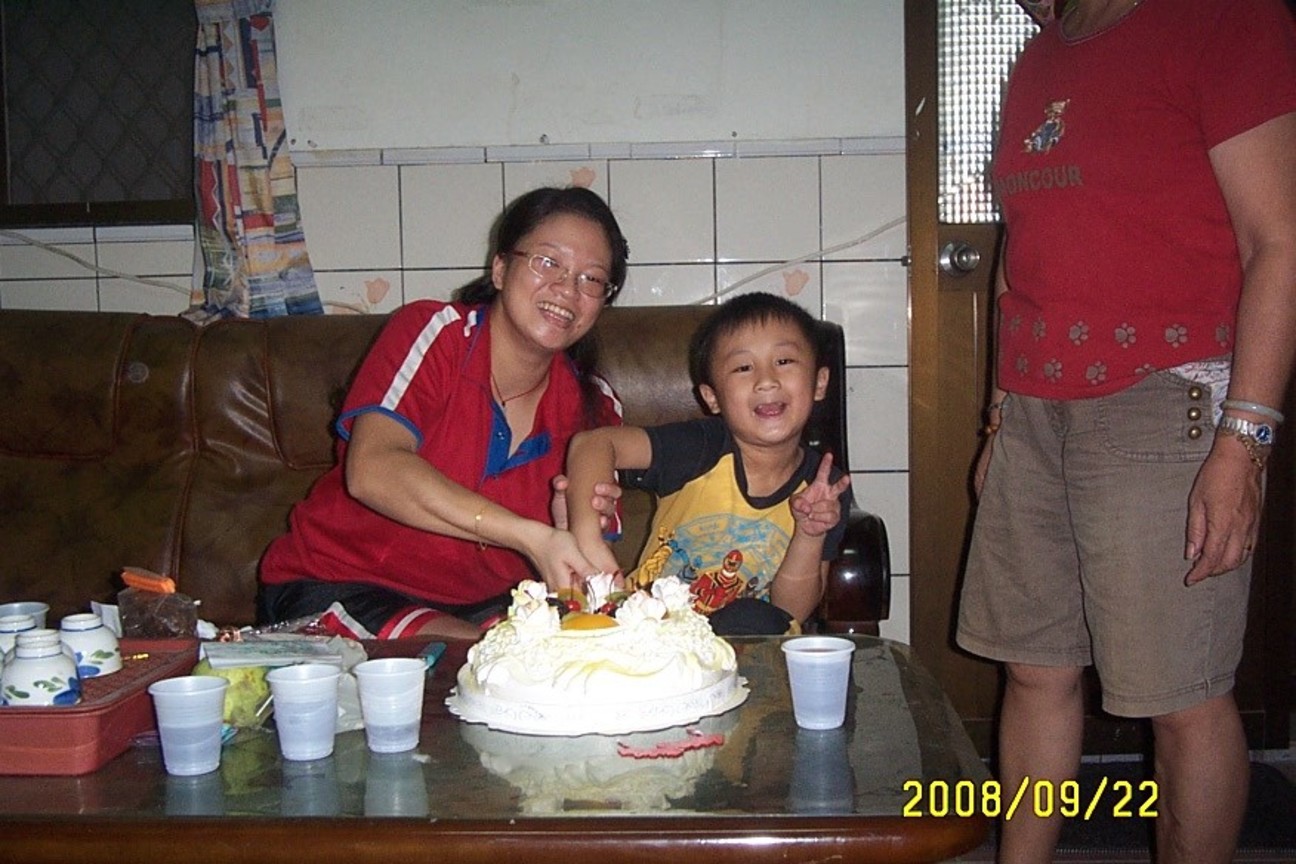 崧峰切蛋糕囉！