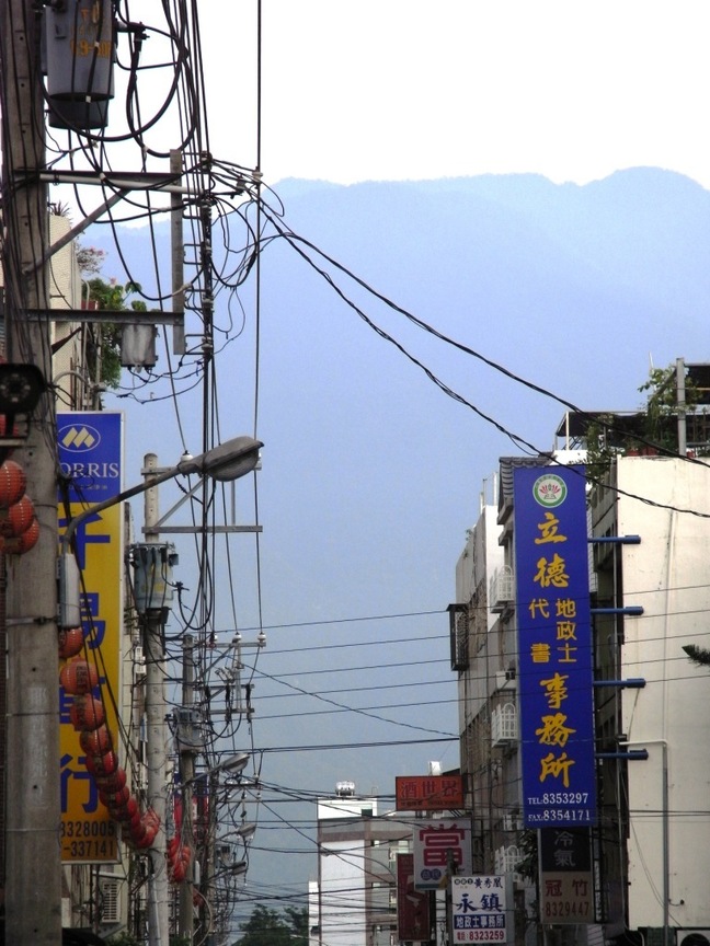 台麻里街景
