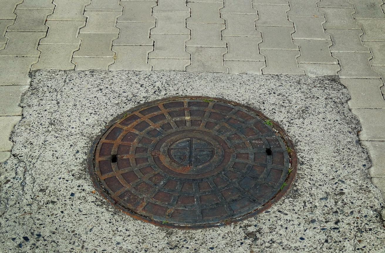 雨水人孔蓋