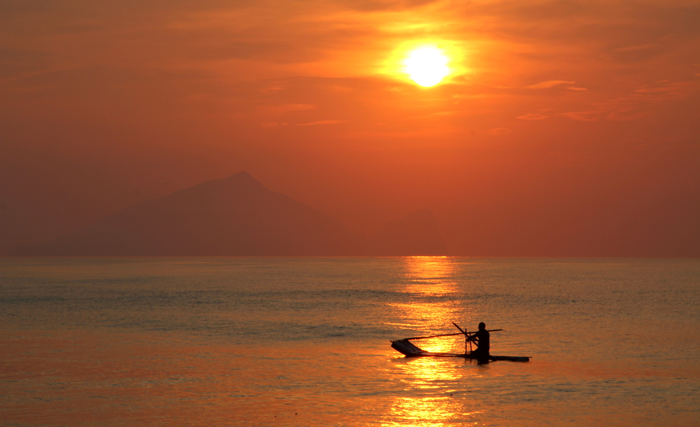 濱海小村一天的開始