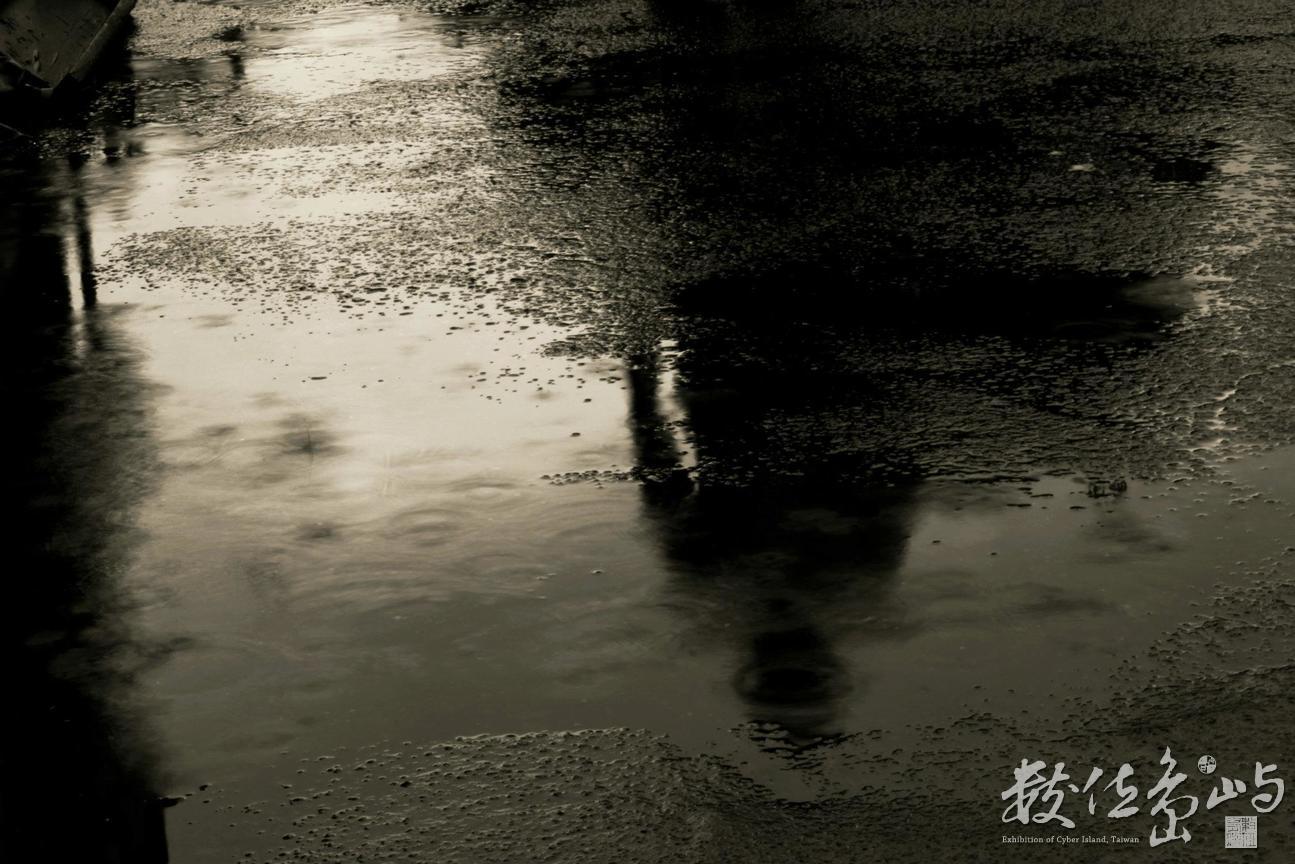 誰能體諒我的雨天?