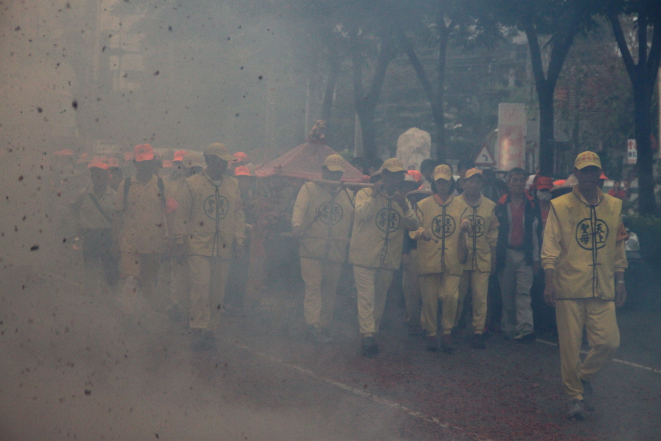 炮迎媽祖