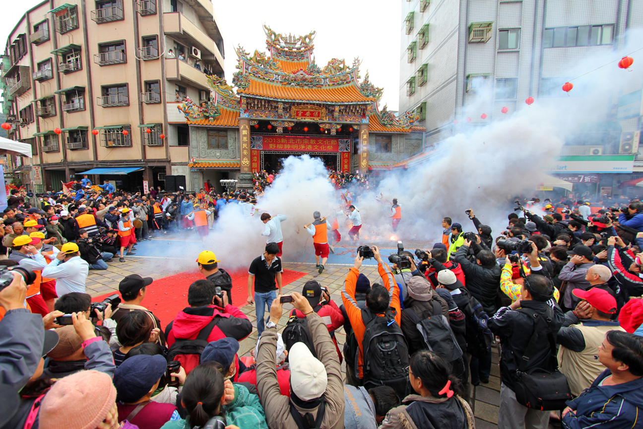 萬人空巷慶元宵