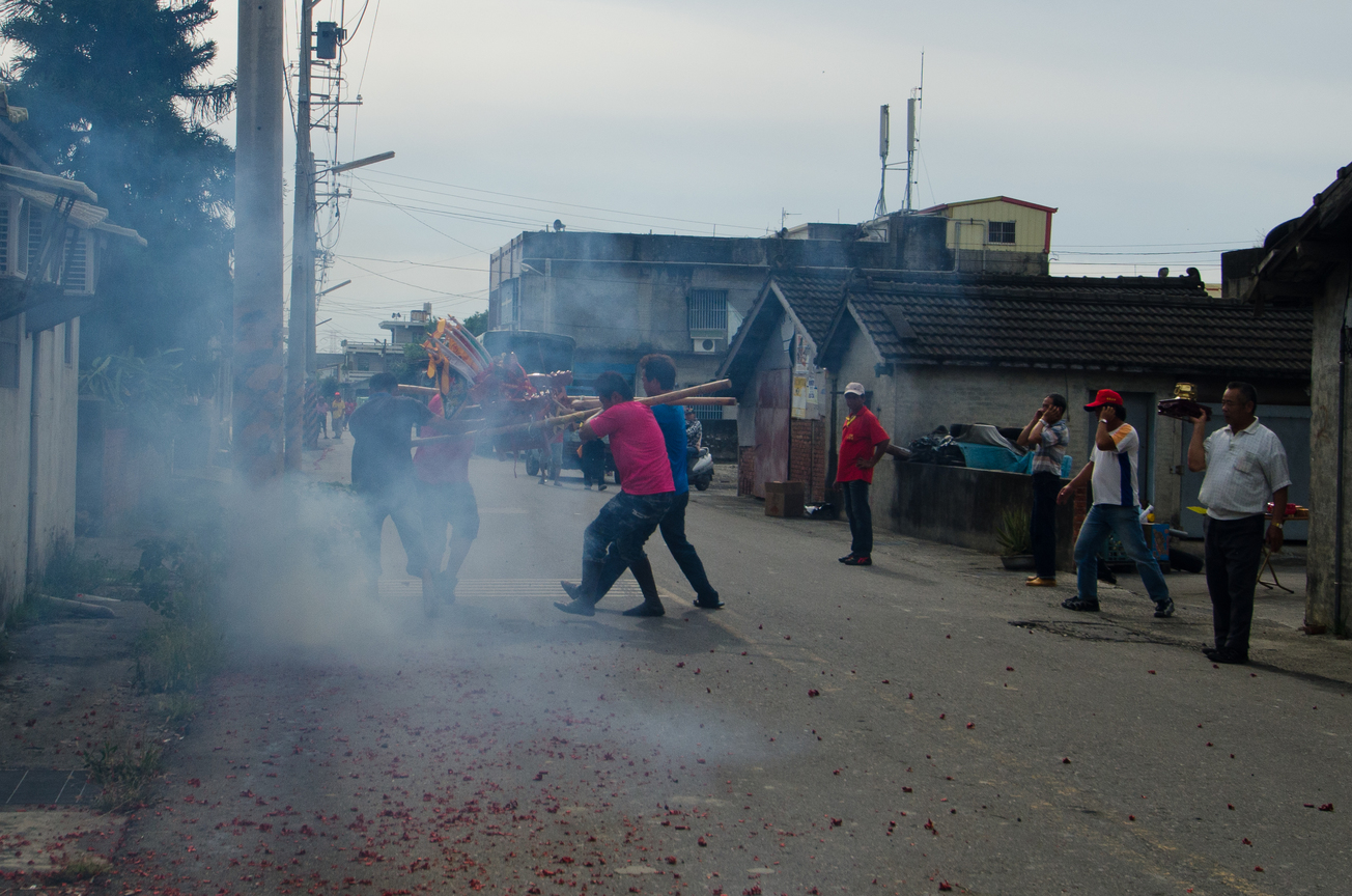 太子出迎王爺駕
