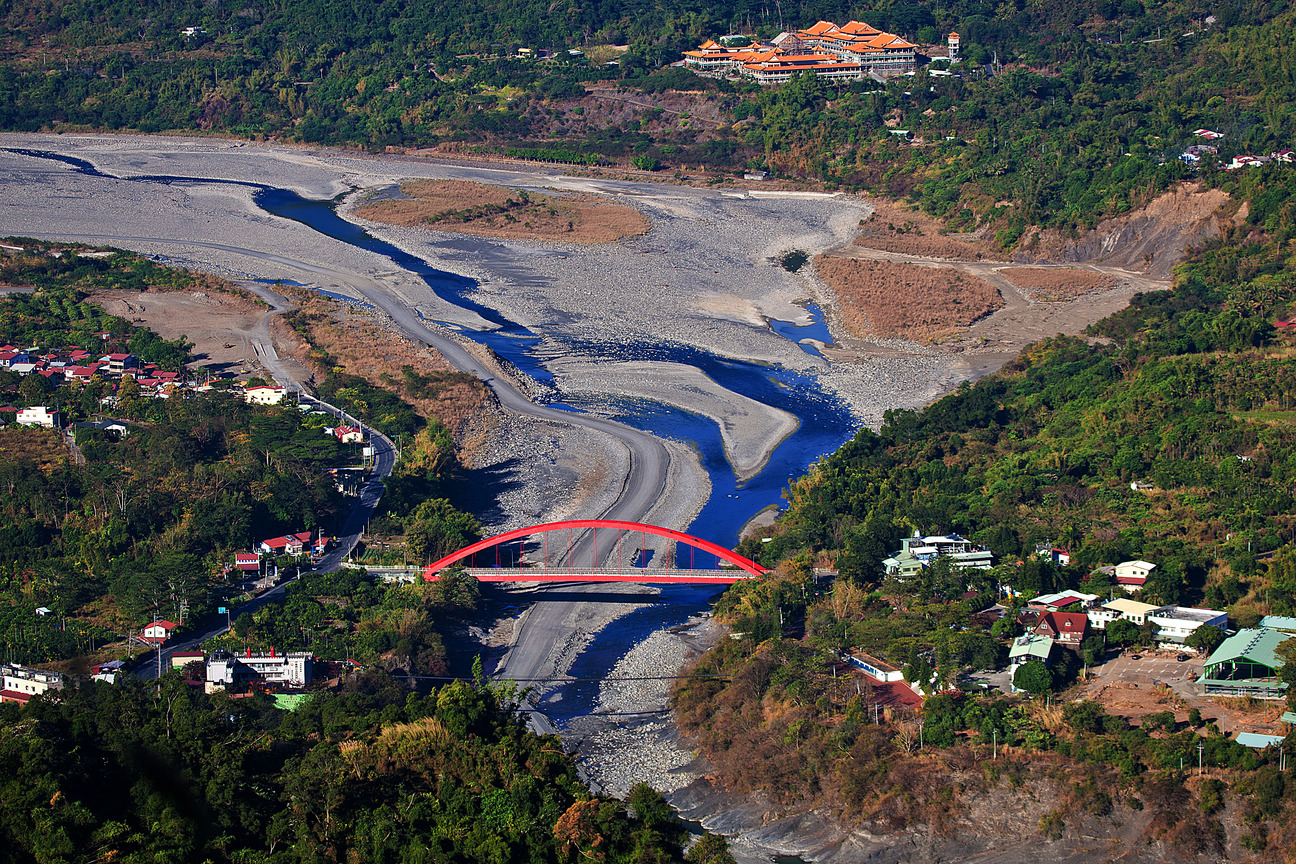 高雄市六龜區-山明水秀