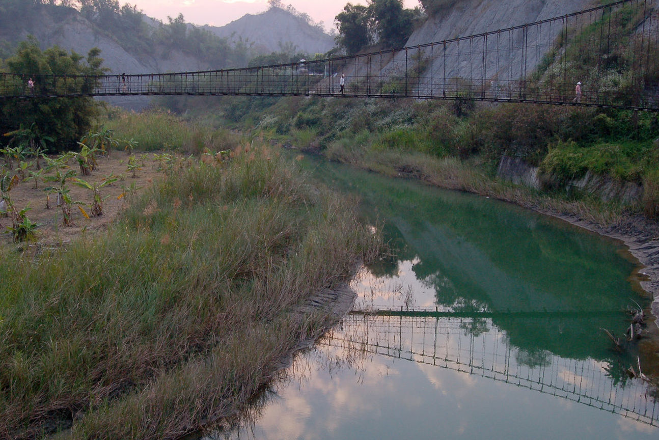 台南市左鎮區─草山月世界