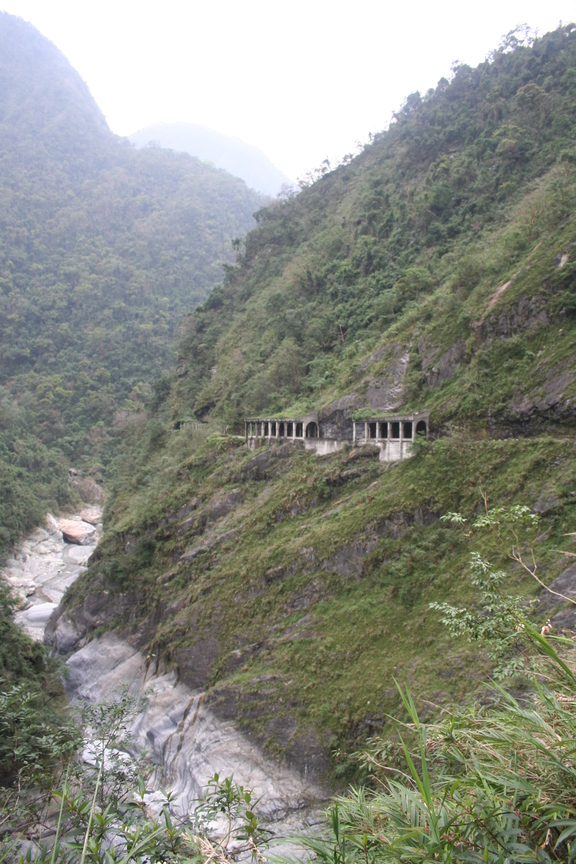 花蓮縣秀林鄉─瓜溪中游的陡峻峽谷