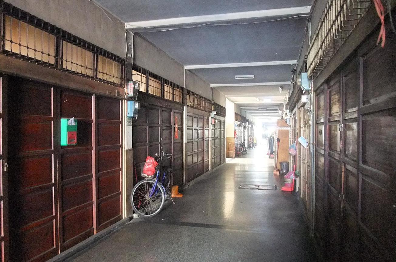 被遺忘的手推門