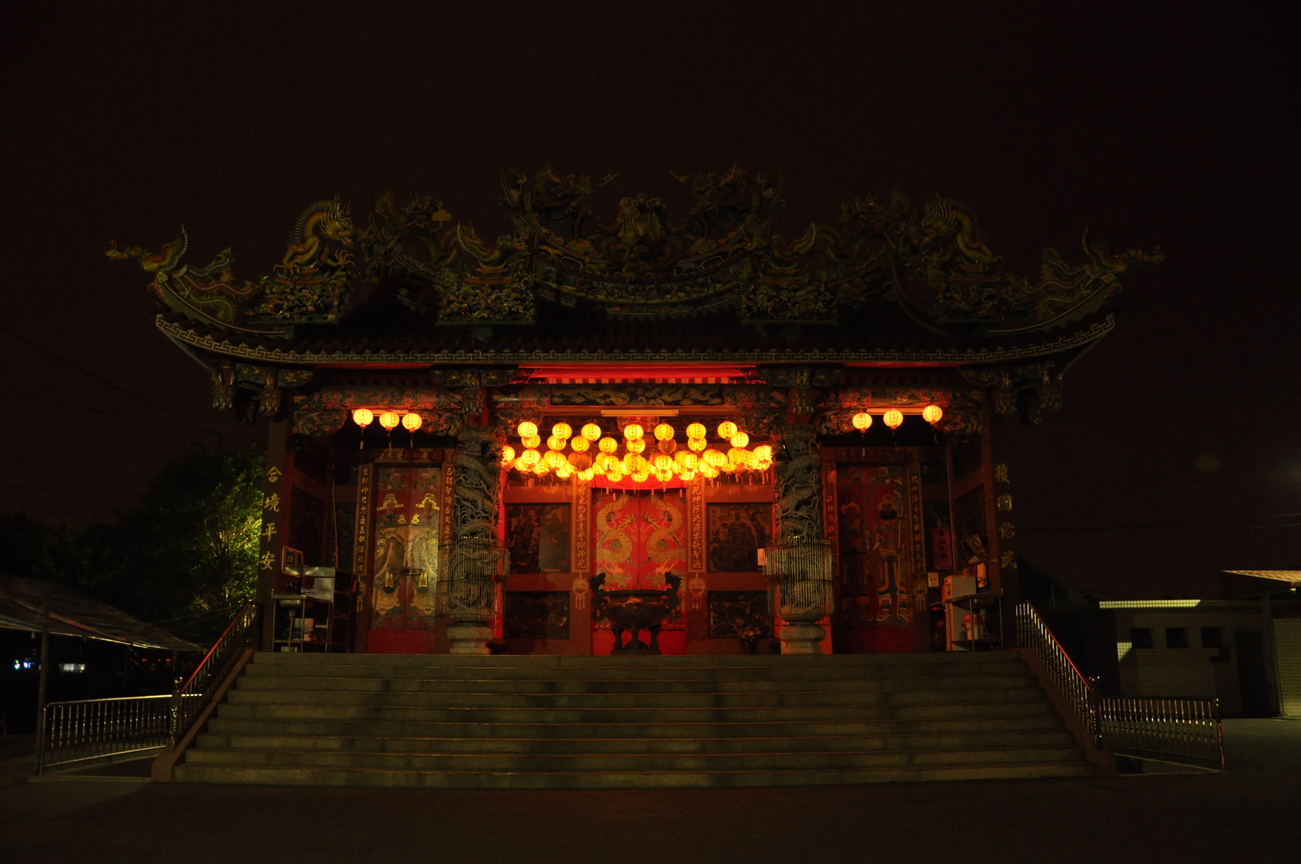 宜蘭縣冬山鄉──稻田間的廟宇