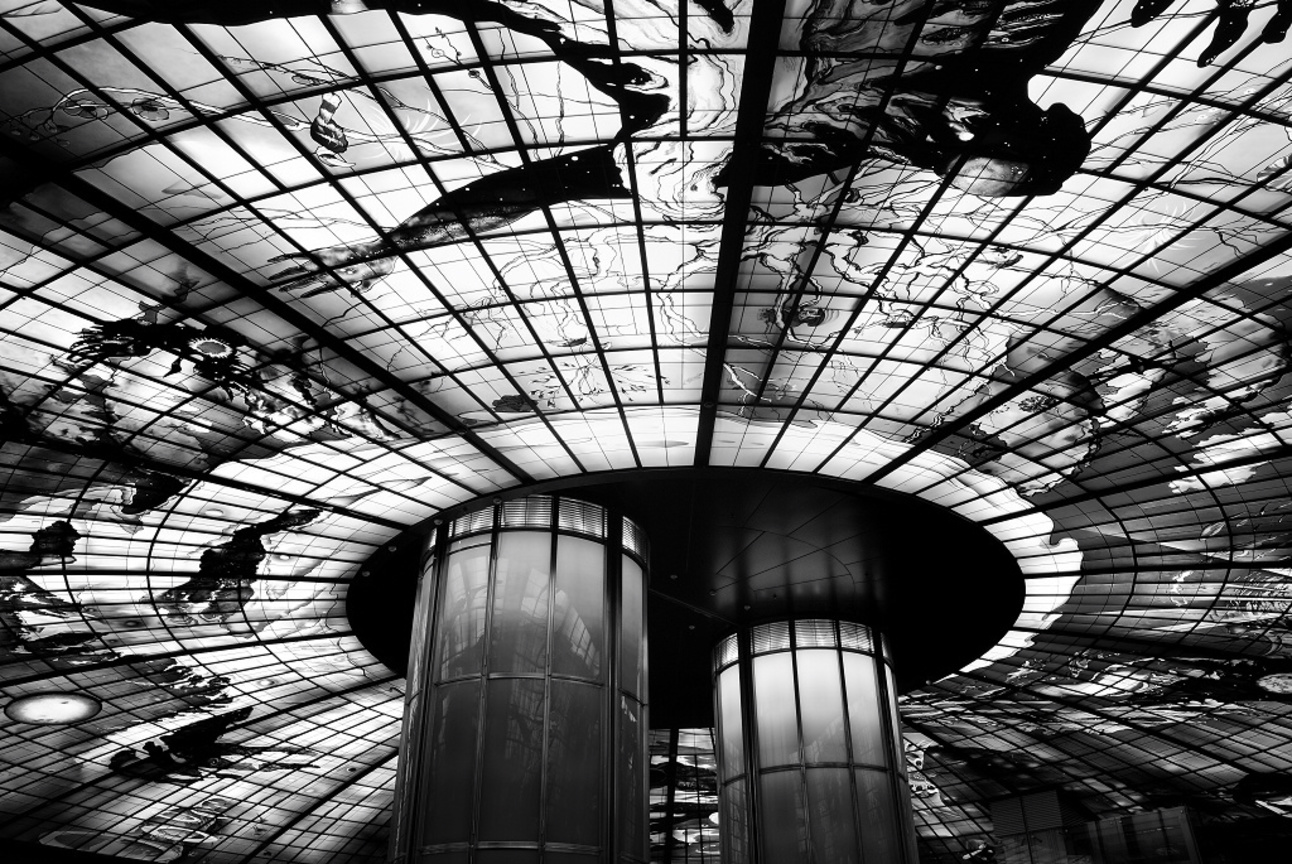 高雄市新興區-黑白穹頂