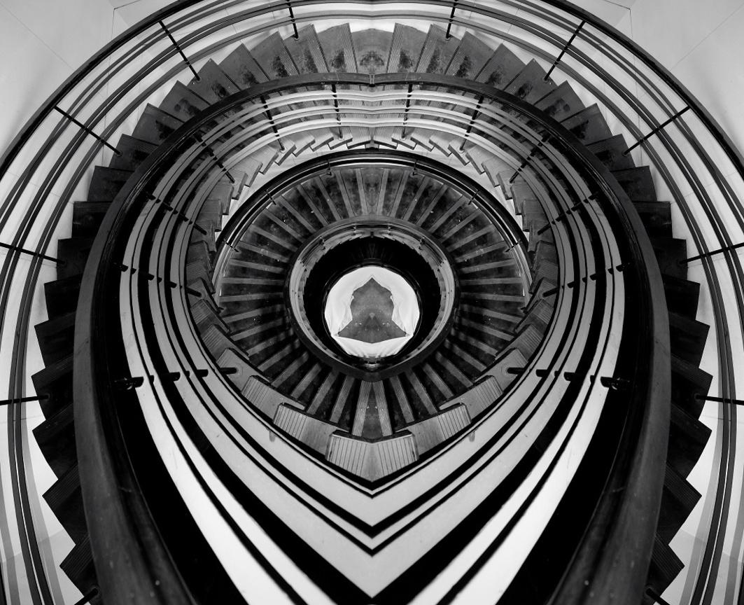 台中市中區-圓舞的樓梯間