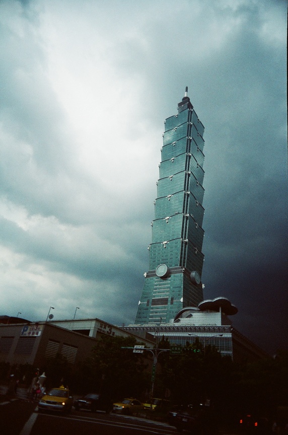 山雨欲來風滿樓