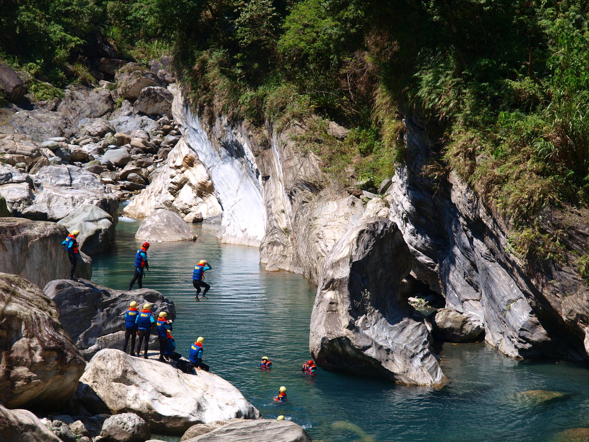 花蓮縣秀林鄉─慕谷慕魚生態廊道彎月大石