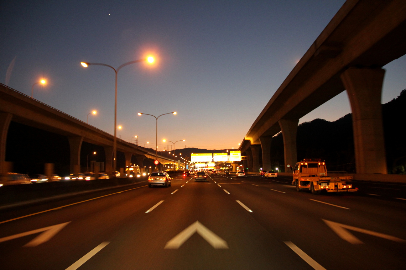 進步，發展，國道一號